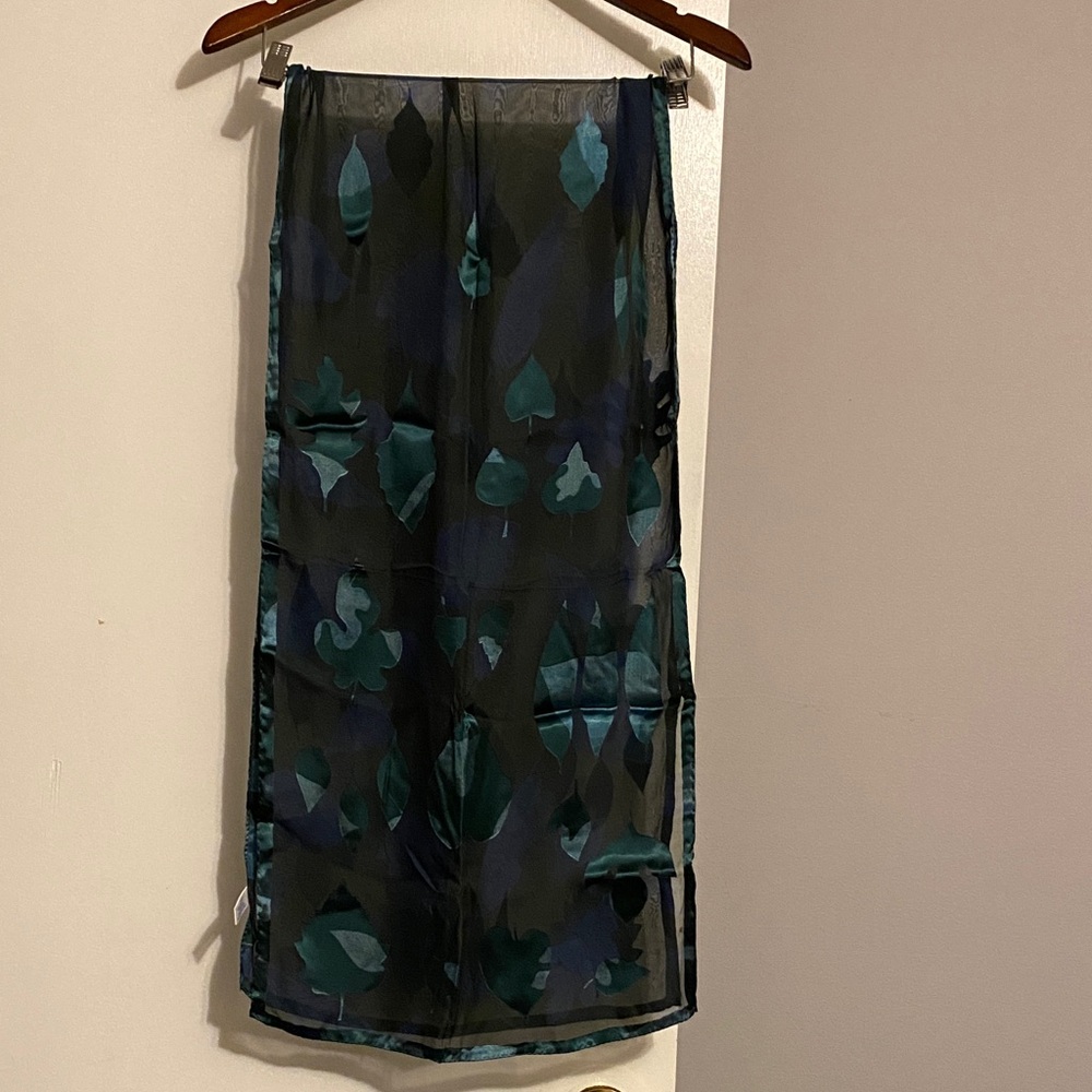Vintage Museum of Fine Arts Boston Silk Teal and Black Patterned Scarf